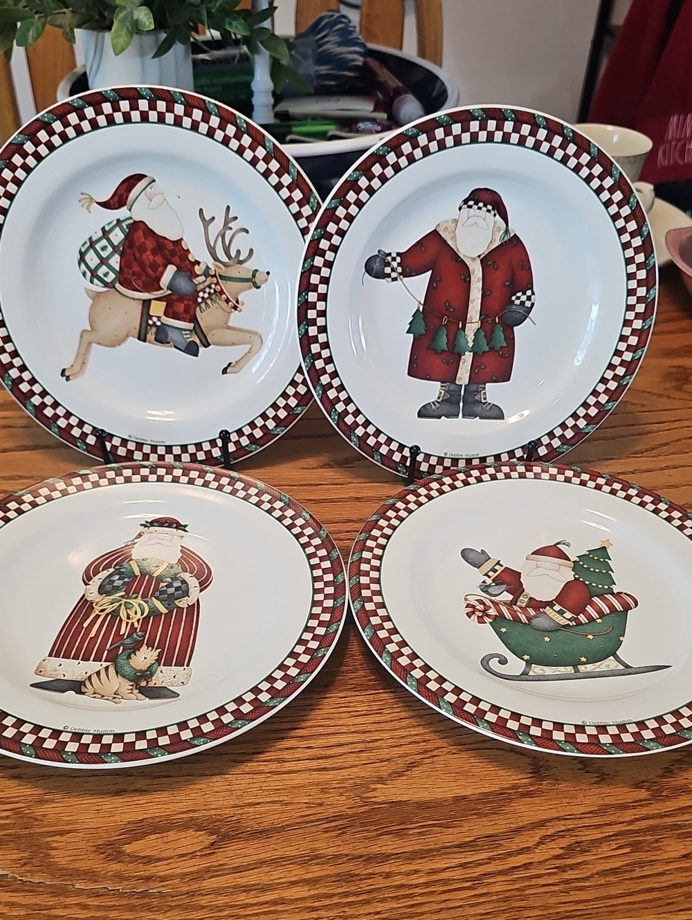 Debbie Mumm Spirit Of Christmas Desert Plates Set Of 4